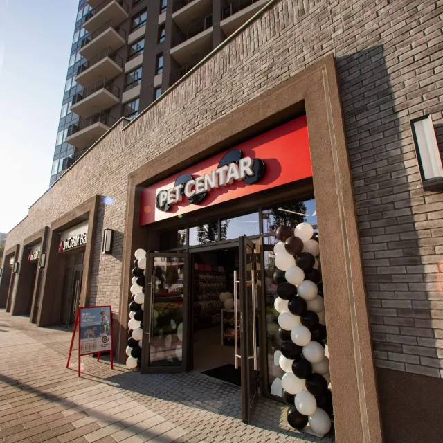 Pet Centar Belgrade Waterfront (1) Ulaz u prodavnicu Pet Centar u Beogradu na vodi, zgrada Aurora