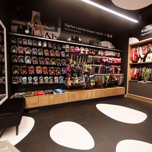 Pet Centar Beograd na vodi Ogrlice i povoci za pse i mačke u prodavnici Pet Centar u Beogradu na vodi