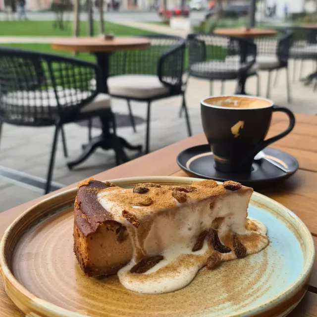 Kaldi dessert and coffee