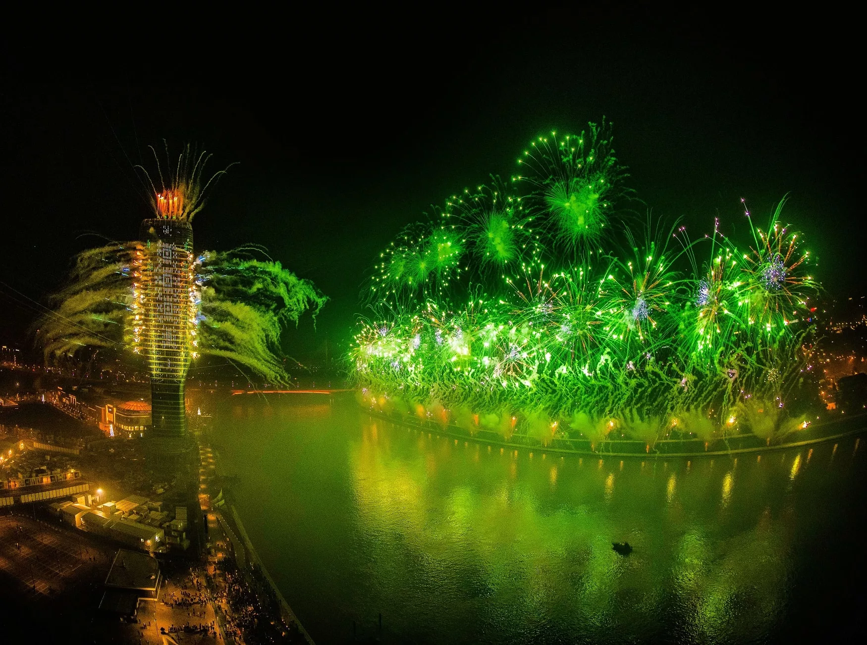 Tradicionalni vatromet sa Kule Beograd i Beograda na vodi za doček Nove godine.