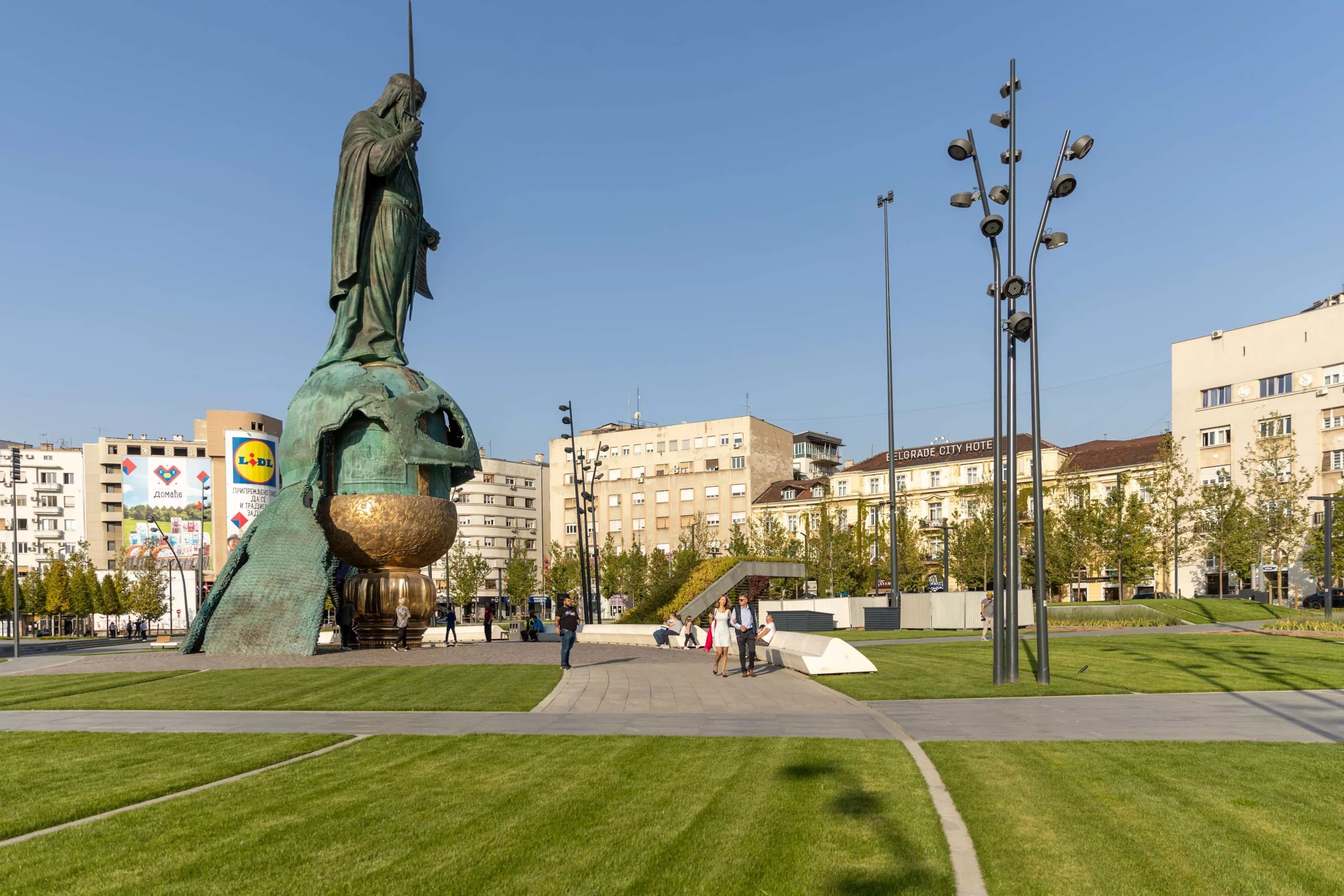Monument to Stefan Nemanja and Savski Square The monument to Stefan Nemanja and the greenery of Sava square