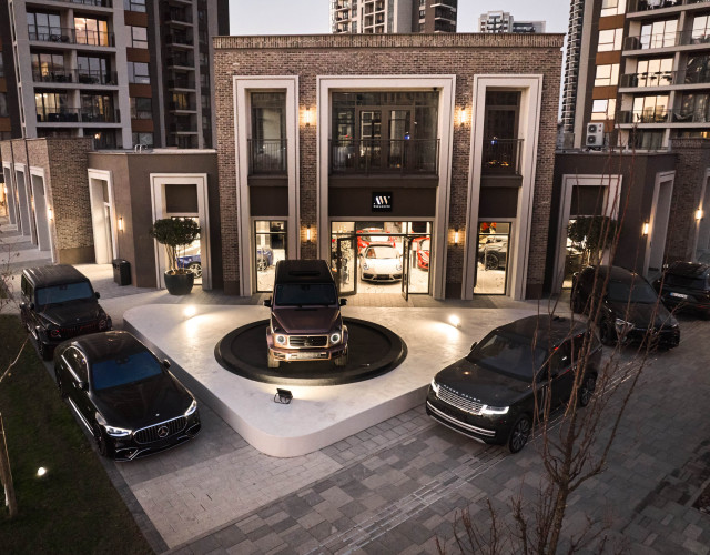 AW Salon-min Eksterijer koji pokazuje siroku kolekciju luksuznih automobila u ponudi od salona automobila AW Exclusive