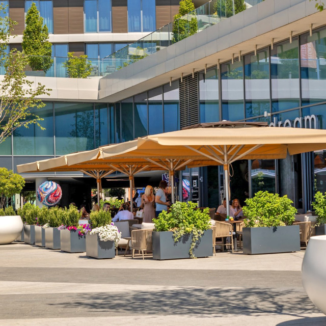 coffee-dream-terrace-bw-min Terasa Coffee Dream BW