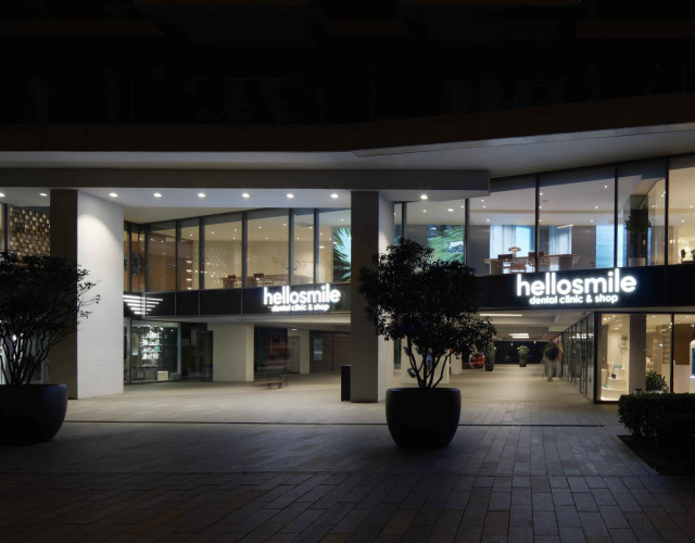 Hello Smile Dental Clinic & Shop nalazi se u zgradi BW Residences u Beogradu na vodi.