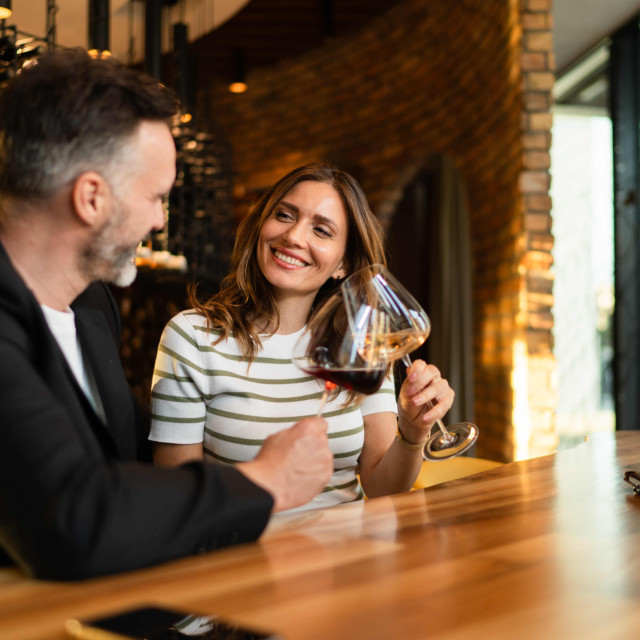 par-u-restoranu par-u-restoranu