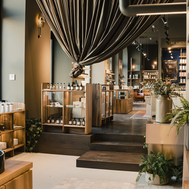 Metropoliten-parfimerija-Bristol Luskuzna art parfimerija u hotelu Bristol sa širokim izborom niche, artisan i indie parfemskih brendova.