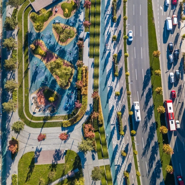 savski-park-igraliste-1 A bird's-eye view of the children's playground in Sava Park at Belgrade Waterfront.