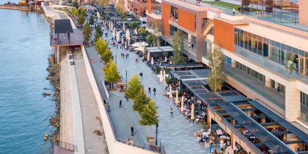 Pogled na šetalište Sava Promenada i tržni centar Galerija.