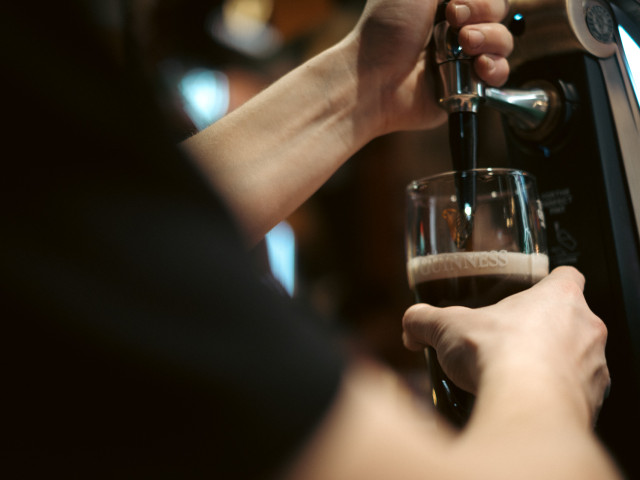 bw-harats-pub-pivo Autentičan irski pab, Harat's Pub, u Beogradu na vodi, služi mnogo vrsta piva