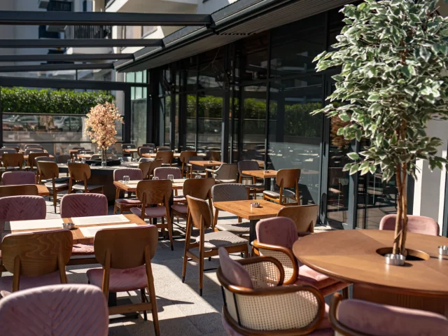 The garden of the Kod Nika restaurant in Belgrade Waterfront.