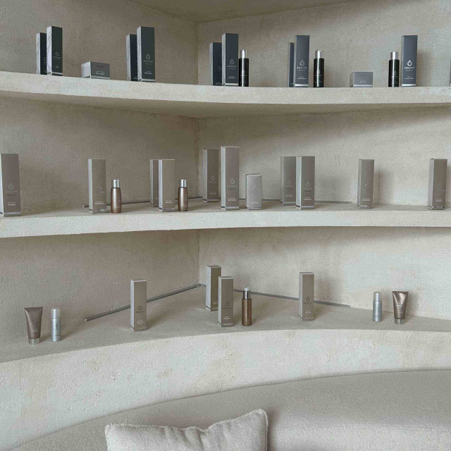 eden-salon-preparati-za-negu-kose_ Hair care products in the Eden salon in Belgrade Waterfront.