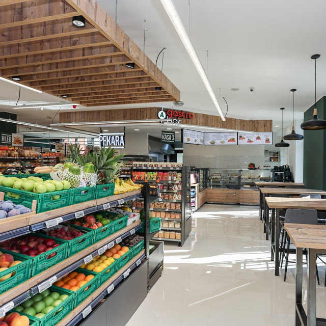 Gastro bar u Aroma marketu u Beogradu na vodi, u Quartetu 3.