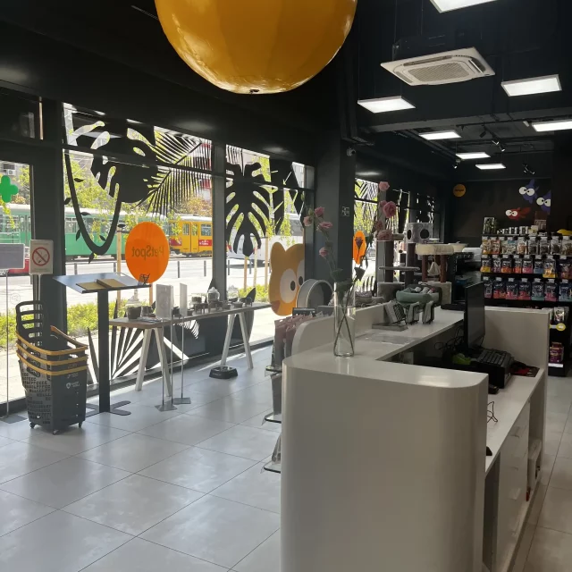 Interior of the PetSpot store for pets in Belgrade Waterfront Quartet 4.