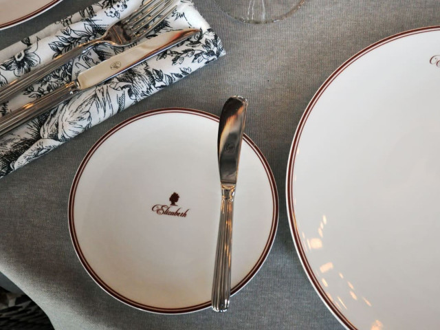 Personalized tableware for the Elizabeth restaurant in Belgrade Waterfront.