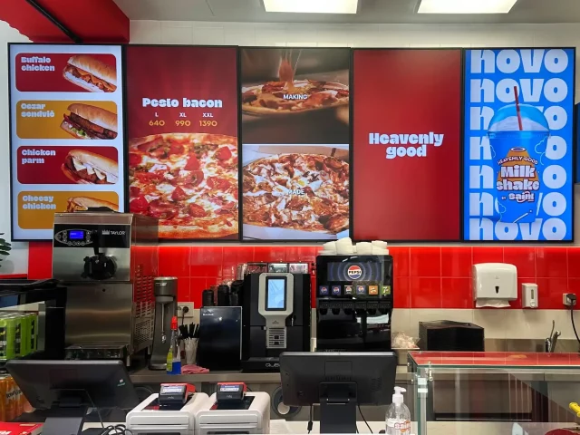 bw-saint-pizza_ Izbor hrane u Saint piceriji u Begradu na vodi, Quartet 4.