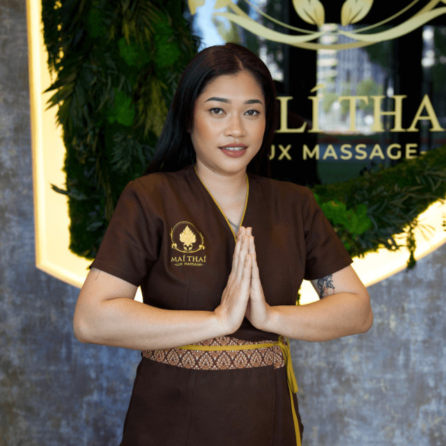 Therapist at Mai Thai Lux Massage Waterfront.
