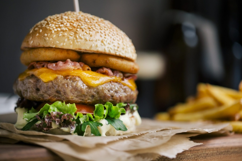 Burgeri i dobra hrana Beograd čine atraktivnom lokacijom za strance! Otrkijte događaj koji okuplja ljubitelje dobrog zalogaja na lokaciji: Sava Promenada.