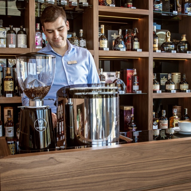 Tabacalera-kafa-i-alkoholna-pica-min Tabacalera-kafa-i-alkoholna-pica-min